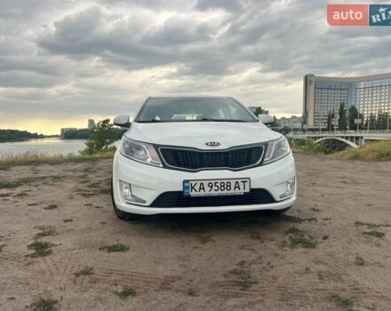 Белый Киа Рио, объемом двигателя 1.6 л и пробегом 200 тыс. км за 7500 $, фото 5 на Automoto.ua