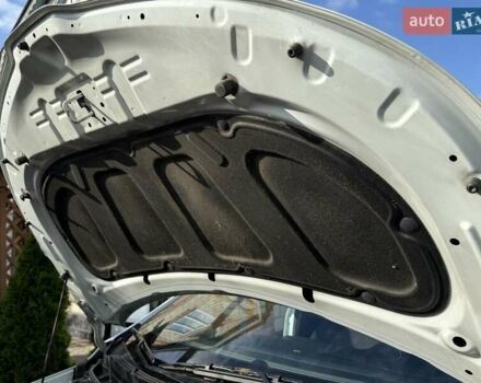 Білий Кіа Ріо, об'ємом двигуна 1.6 л та пробігом 82 тис. км за 9600 $, фото 26 на Automoto.ua