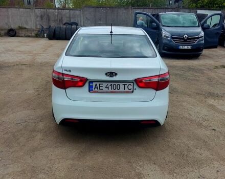 Белый Киа Рио, объемом двигателя 1.4 л и пробегом 206 тыс. км за 5500 $, фото 1 на Automoto.ua