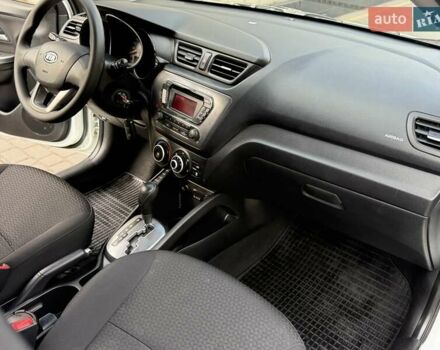 Белый Киа Рио, объемом двигателя 1.6 л и пробегом 82 тыс. км за 9600 $, фото 41 на Automoto.ua