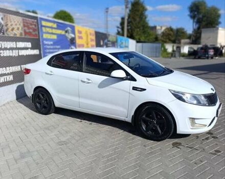 Білий Кіа Ріо, об'ємом двигуна 1.4 л та пробігом 203 тис. км за 6000 $, фото 3 на Automoto.ua