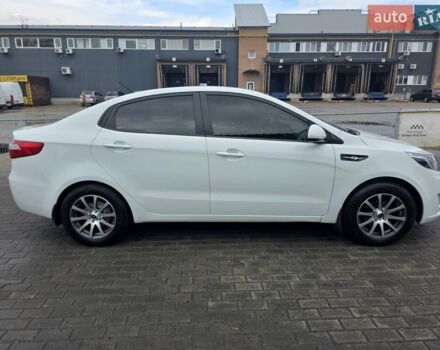 Белый Киа Рио, объемом двигателя 1.4 л и пробегом 288 тыс. км за 6500 $, фото 5 на Automoto.ua