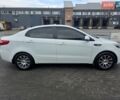 Белый Киа Рио, объемом двигателя 1.4 л и пробегом 288 тыс. км за 6500 $, фото 5 на Automoto.ua