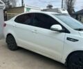 Белый Киа Рио, объемом двигателя 1.4 л и пробегом 315 тыс. км за 4999 $, фото 2 на Automoto.ua