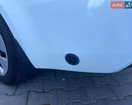 Білий Кіа Ріо, об'ємом двигуна 1.4 л та пробігом 171 тис. км за 6800 $, фото 8 на Automoto.ua
