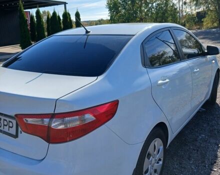 Белый Киа Рио, объемом двигателя 1.4 л и пробегом 277 тыс. км за 6020 $, фото 4 на Automoto.ua