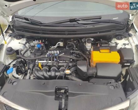 Білий Кіа Ріо, об'ємом двигуна 1.4 л та пробігом 157 тис. км за 6700 $, фото 5 на Automoto.ua