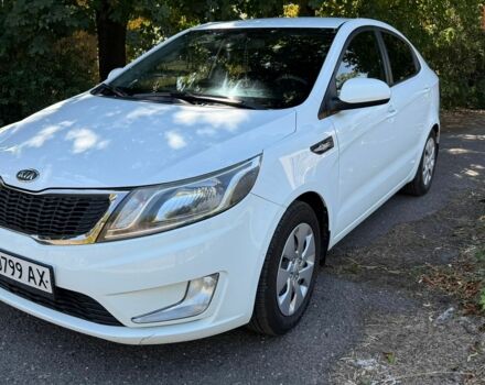 Белый Киа Рио, объемом двигателя 1.4 л и пробегом 129 тыс. км за 7500 $, фото 5 на Automoto.ua