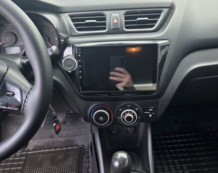 Білий Кіа Ріо, об'ємом двигуна 1.4 л та пробігом 288 тис. км за 6500 $, фото 24 на Automoto.ua