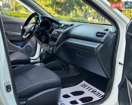 Белый Киа Рио, объемом двигателя 1.4 л и пробегом 143 тыс. км за 9350 $, фото 28 на Automoto.ua