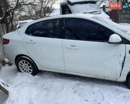 Белый Киа Рио, объемом двигателя 1.4 л и пробегом 175 тыс. км за 2800 $, фото 1 на Automoto.ua