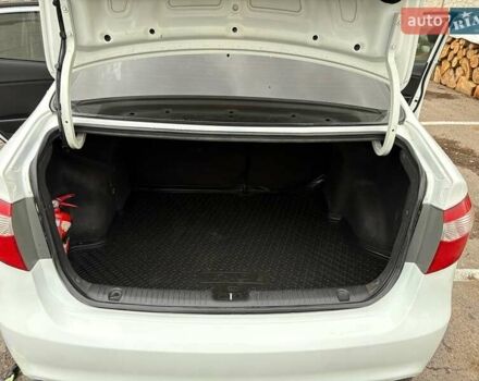 Білий Кіа Ріо, об'ємом двигуна 1.6 л та пробігом 91 тис. км за 8600 $, фото 12 на Automoto.ua