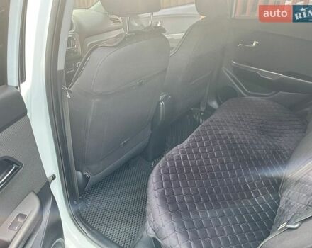 Белый Киа Рио, объемом двигателя 1.6 л и пробегом 174 тыс. км за 7700 $, фото 10 на Automoto.ua