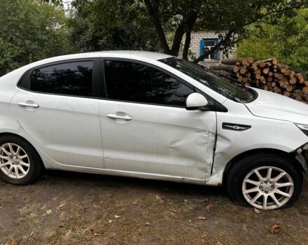 Білий Кіа Ріо, об'ємом двигуна 1.4 л та пробігом 180 тис. км за 3000 $, фото 2 на Automoto.ua