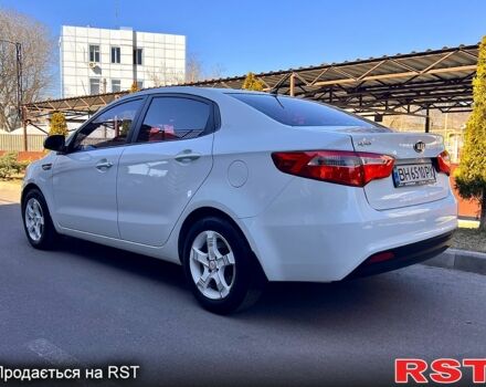 Белый Киа Рио, объемом двигателя 1.6 л и пробегом 48 тыс. км за 10200 $, фото 2 на Automoto.ua