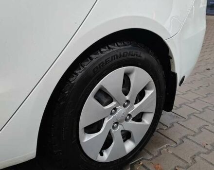 Белый Киа Рио, объемом двигателя 1.4 л и пробегом 91 тыс. км за 8400 $, фото 15 на Automoto.ua