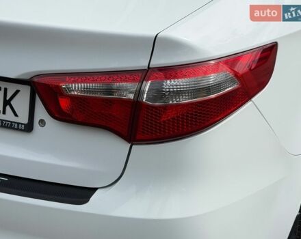Білий Кіа Ріо, об'ємом двигуна 1.4 л та пробігом 139 тис. км за 8200 $, фото 12 на Automoto.ua