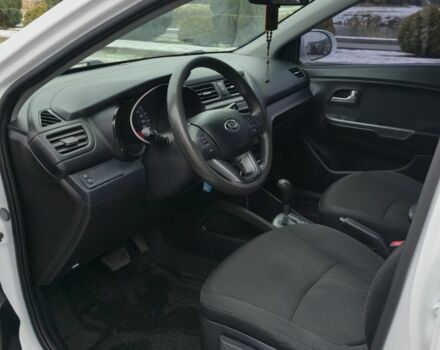 Білий Кіа Ріо, об'ємом двигуна 1.4 л та пробігом 124 тис. км за 7199 $, фото 20 на Automoto.ua