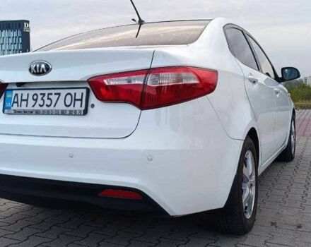 Білий Кіа Ріо, об'ємом двигуна 1.4 л та пробігом 99 тис. км за 9000 $, фото 5 на Automoto.ua
