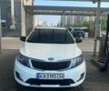 Белый Киа Рио, объемом двигателя 1.4 л и пробегом 255 тыс. км за 7000 $, фото 1 на Automoto.ua