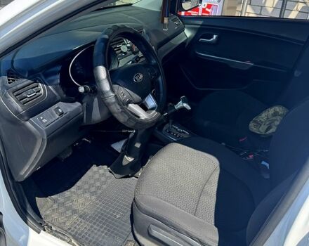 Белый Киа Рио, объемом двигателя 1.4 л и пробегом 222 тыс. км за 6900 $, фото 7 на Automoto.ua