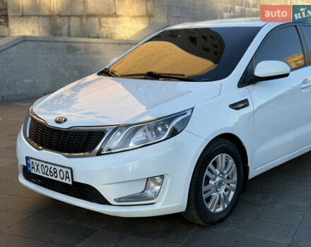 Белый Киа Рио, объемом двигателя 1.4 л и пробегом 185 тыс. км за 6700 $, фото 4 на Automoto.ua