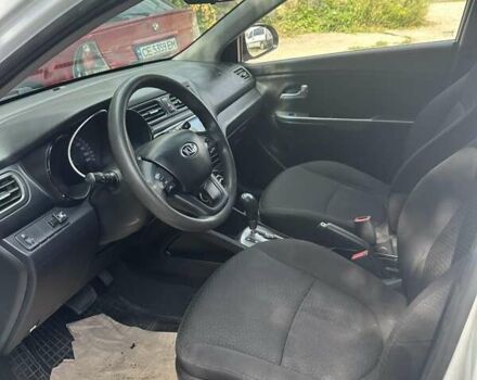 Белый Киа Рио, объемом двигателя 1.4 л и пробегом 270 тыс. км за 7500 $, фото 3 на Automoto.ua