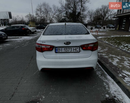 Білий Кіа Ріо, об'ємом двигуна 1.4 л та пробігом 210 тис. км за 6050 $, фото 5 на Automoto.ua