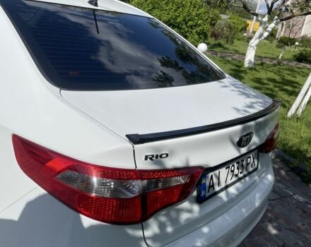 Білий Кіа Ріо, об'ємом двигуна 1.4 л та пробігом 84 тис. км за 9500 $, фото 5 на Automoto.ua
