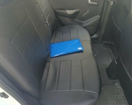 Белый Киа Рио, объемом двигателя 1.4 л и пробегом 180 тыс. км за 8000 $, фото 4 на Automoto.ua