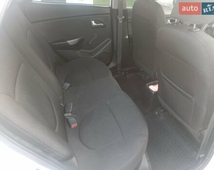 Белый Киа Рио, объемом двигателя 1.4 л и пробегом 156 тыс. км за 6300 $, фото 4 на Automoto.ua