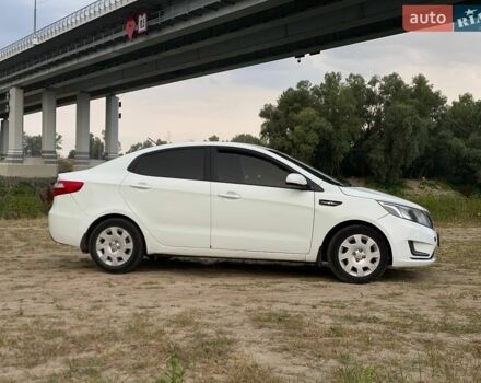 Білий Кіа Ріо, об'ємом двигуна 1.4 л та пробігом 258 тис. км за 6200 $, фото 2 на Automoto.ua