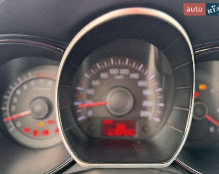 Білий Кіа Ріо, об'ємом двигуна 1.4 л та пробігом 169 тис. км за 5999 $, фото 10 на Automoto.ua