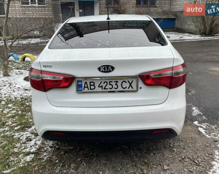 Белый Киа Рио, объемом двигателя 1.4 л и пробегом 120 тыс. км за 7500 $, фото 2 на Automoto.ua