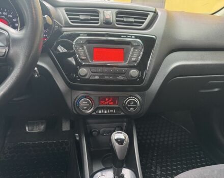 Белый Киа Рио, объемом двигателя 1.6 л и пробегом 173 тыс. км за 7800 $, фото 7 на Automoto.ua