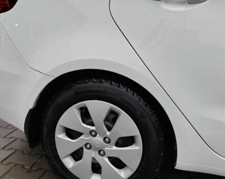 Белый Киа Рио, объемом двигателя 1.4 л и пробегом 91 тыс. км за 8400 $, фото 18 на Automoto.ua