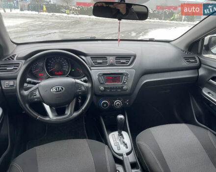 Білий Кіа Ріо, об'ємом двигуна 1.4 л та пробігом 216 тис. км за 7850 $, фото 28 на Automoto.ua