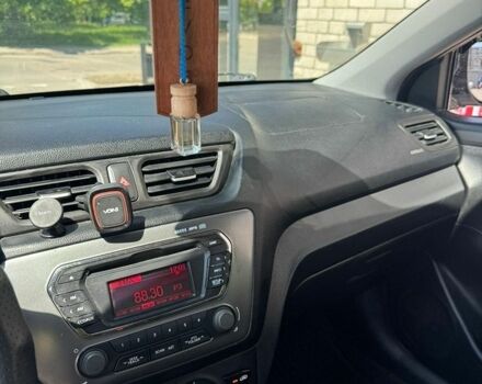 Білий Кіа Ріо, об'ємом двигуна 1.4 л та пробігом 221 тис. км за 5999 $, фото 10 на Automoto.ua