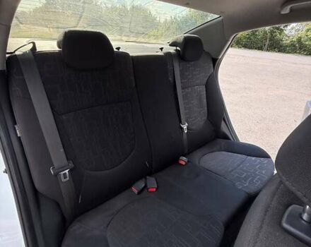 Белый Киа Рио, объемом двигателя 1.59 л и пробегом 106 тыс. км за 8400 $, фото 13 на Automoto.ua