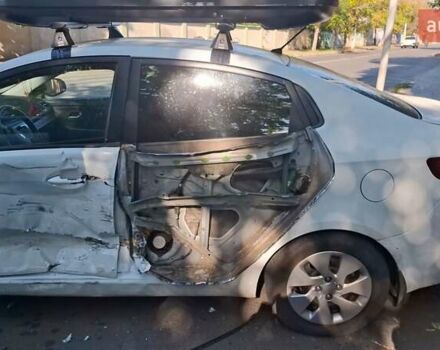 Белый Киа Рио, объемом двигателя 1.4 л и пробегом 108 тыс. км за 4000 $, фото 13 на Automoto.ua