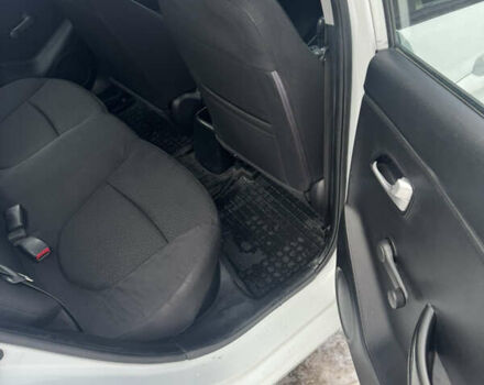 Белый Киа Рио, объемом двигателя 1.4 л и пробегом 178 тыс. км за 7500 $, фото 20 на Automoto.ua