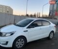 Белый Киа Рио, объемом двигателя 1.4 л и пробегом 216 тыс. км за 8555 $, фото 1 на Automoto.ua