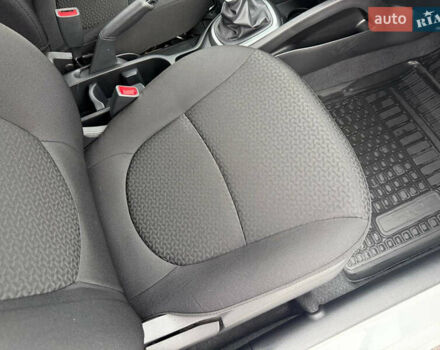 Белый Киа Рио, объемом двигателя 1.4 л и пробегом 23 тыс. км за 9900 $, фото 30 на Automoto.ua