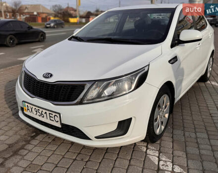Белый Киа Рио, объемом двигателя 1.4 л и пробегом 169 тыс. км за 6500 $, фото 5 на Automoto.ua