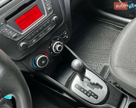 Белый Киа Рио, объемом двигателя 1.4 л и пробегом 125 тыс. км за 8000 $, фото 16 на Automoto.ua