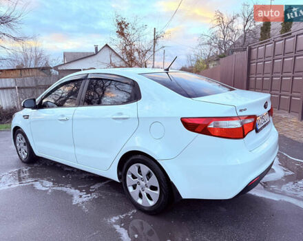 Белый Киа Рио, объемом двигателя 1.4 л и пробегом 250 тыс. км за 5700 $, фото 3 на Automoto.ua