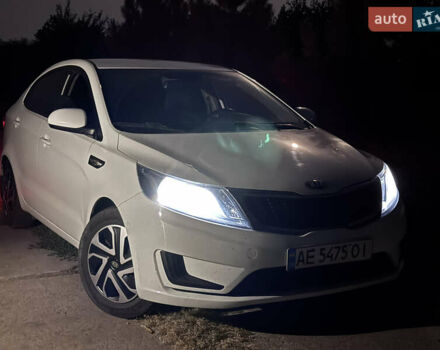Белый Киа Рио, объемом двигателя 1.4 л и пробегом 130 тыс. км за 7800 $, фото 1 на Automoto.ua