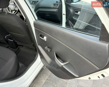 Белый Киа Рио, объемом двигателя 1.4 л и пробегом 157 тыс. км за 6800 $, фото 19 на Automoto.ua