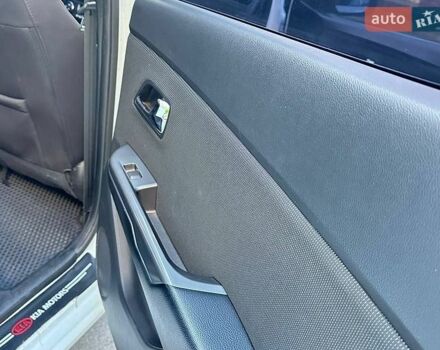 Белый Киа Рио, объемом двигателя 1.6 л и пробегом 135 тыс. км за 9000 $, фото 12 на Automoto.ua