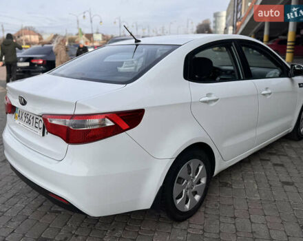 Белый Киа Рио, объемом двигателя 1.4 л и пробегом 169 тыс. км за 6500 $, фото 3 на Automoto.ua